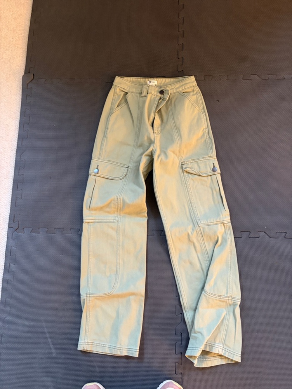 Billabong Men's Cargo Pants — Tan